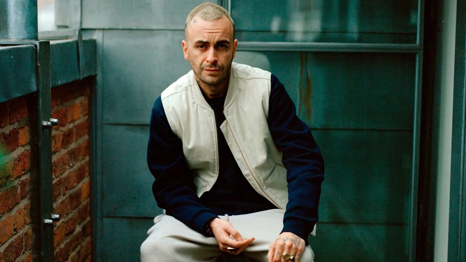 Джозеф Гилган он же Винни из сериала «Голяк»