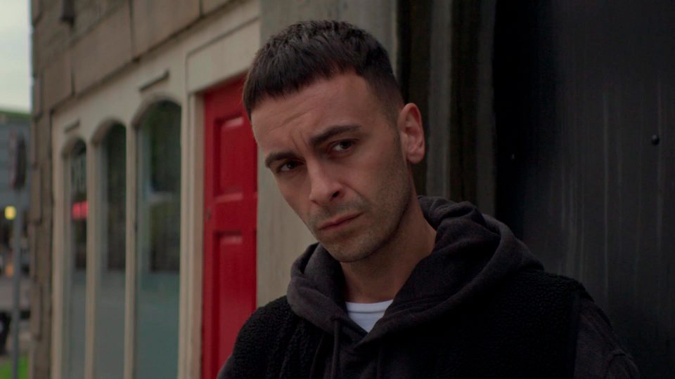 Винни (Джозеф Гилган) в сериале «Голяк»